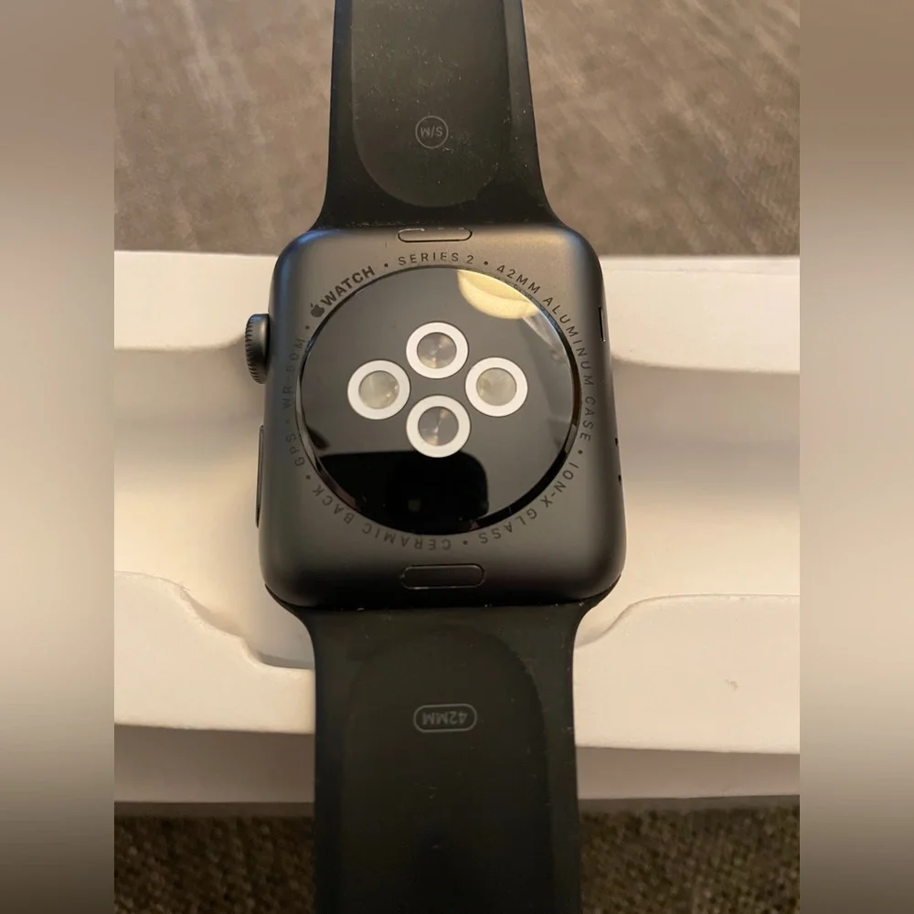 APPLE WATCH SERIES 2 GPS | SPACE GREY | 42mm | LIKE NEW WITH ALL ACCESSORIES!